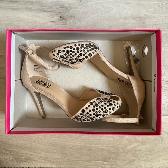 MIX NO. 6 • Stilettos - Size 7.5 - Picture 3 of 16